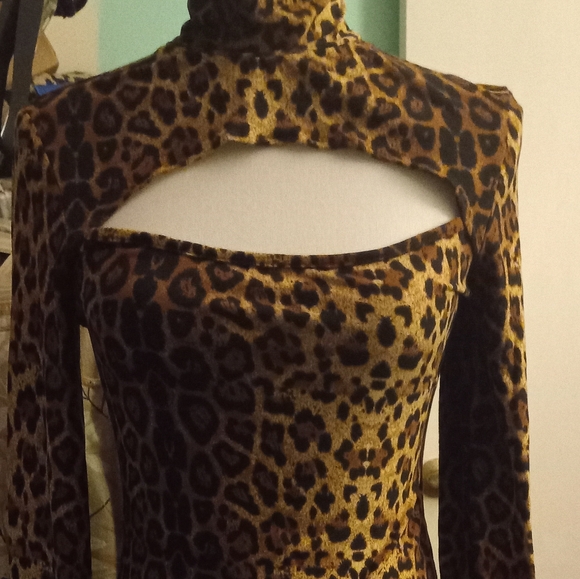 Newwith tag leopard print cutout stretch long sleeve turleneck bodysuit size med - Picture 1 of 4